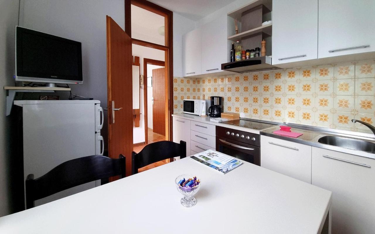 Beautiful Apartment With Picturesque View And Free Parking Portorož Exterior foto
